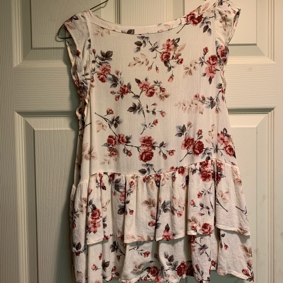 AE floral ruffle shirt - Picture 4 of 5